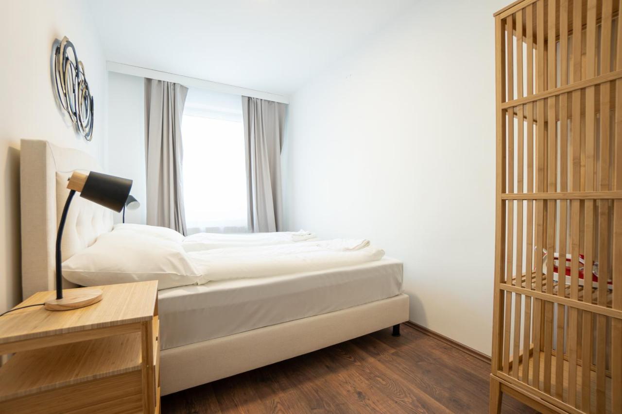 A Spacious 3-Bedroom Apartment With King-Size Beds Is Located Within 5 Minute'S Walk From The Prater Wien Exteriör bild