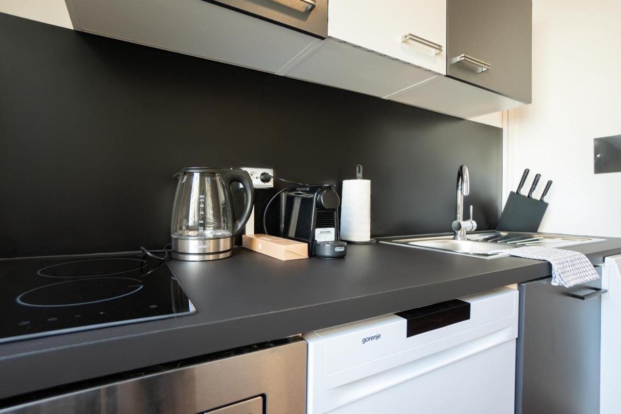A Spacious 3-Bedroom Apartment With King-Size Beds Is Located Within 5 Minute'S Walk From The Prater Wien Exteriör bild